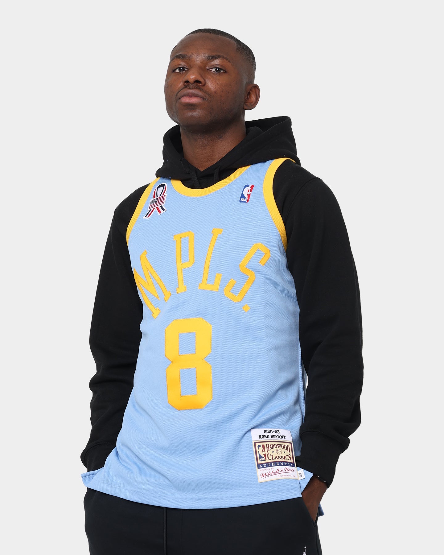 Mitchell & Ness Los Angeles Lakers Kobe Bryant '01-'02 #8 Hardwood Classics Throwback Authentic Jersey Blue