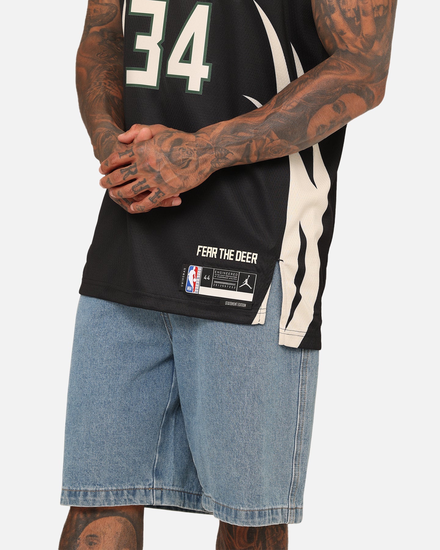 Nike Milwaukee Bucks Giannis Antetokounmpo Statement Edition Dri-FIT NBA Swingman Jersey Black