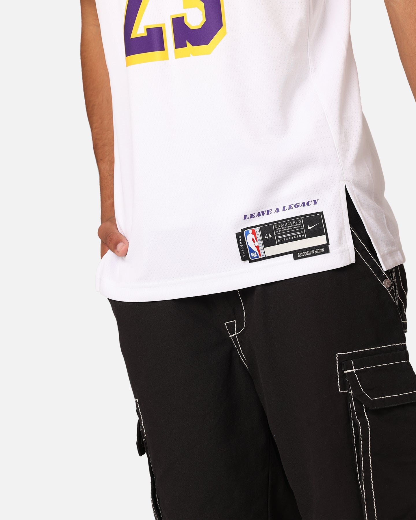 Nike Los Angeles Lakers Lebron James Dri-FIT Swingman Jersey White