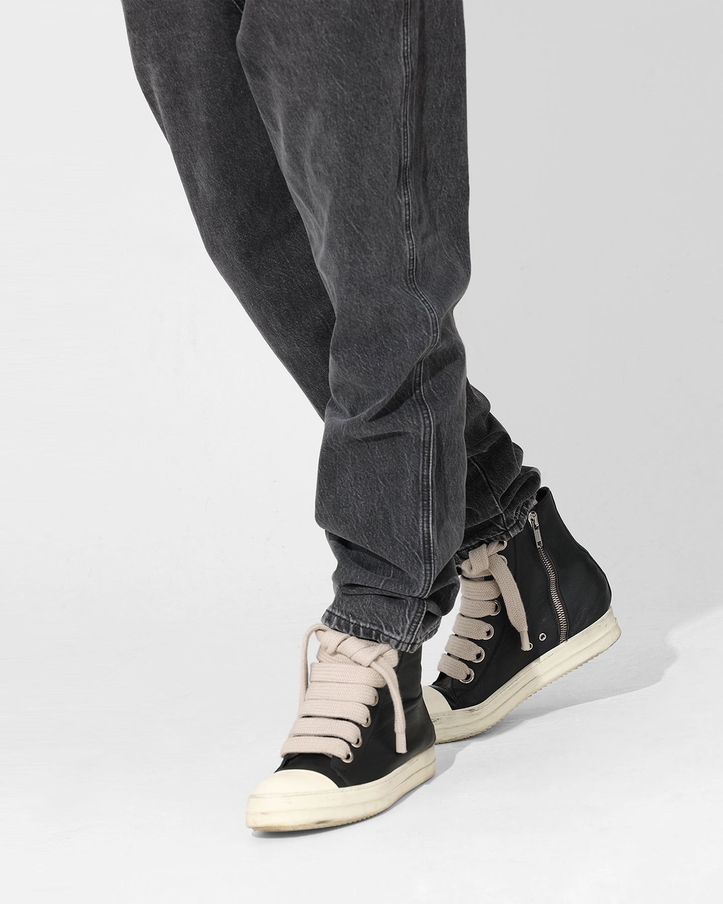 Saint Morta Empire Relaxed Jeans Black Acidwash