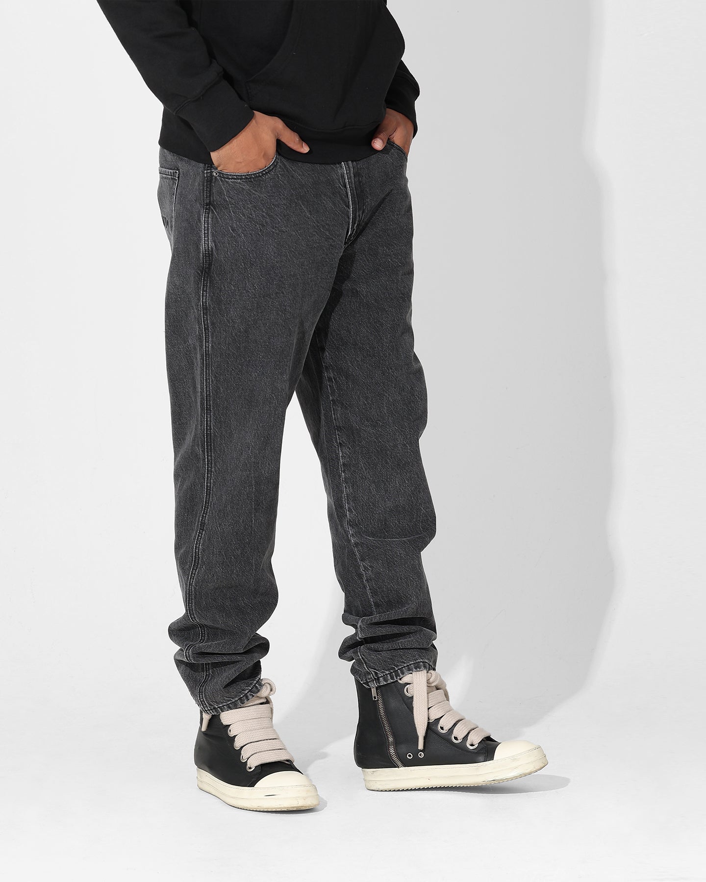 Saint Morta Empire Relaxed Jeans Black Acidwash
