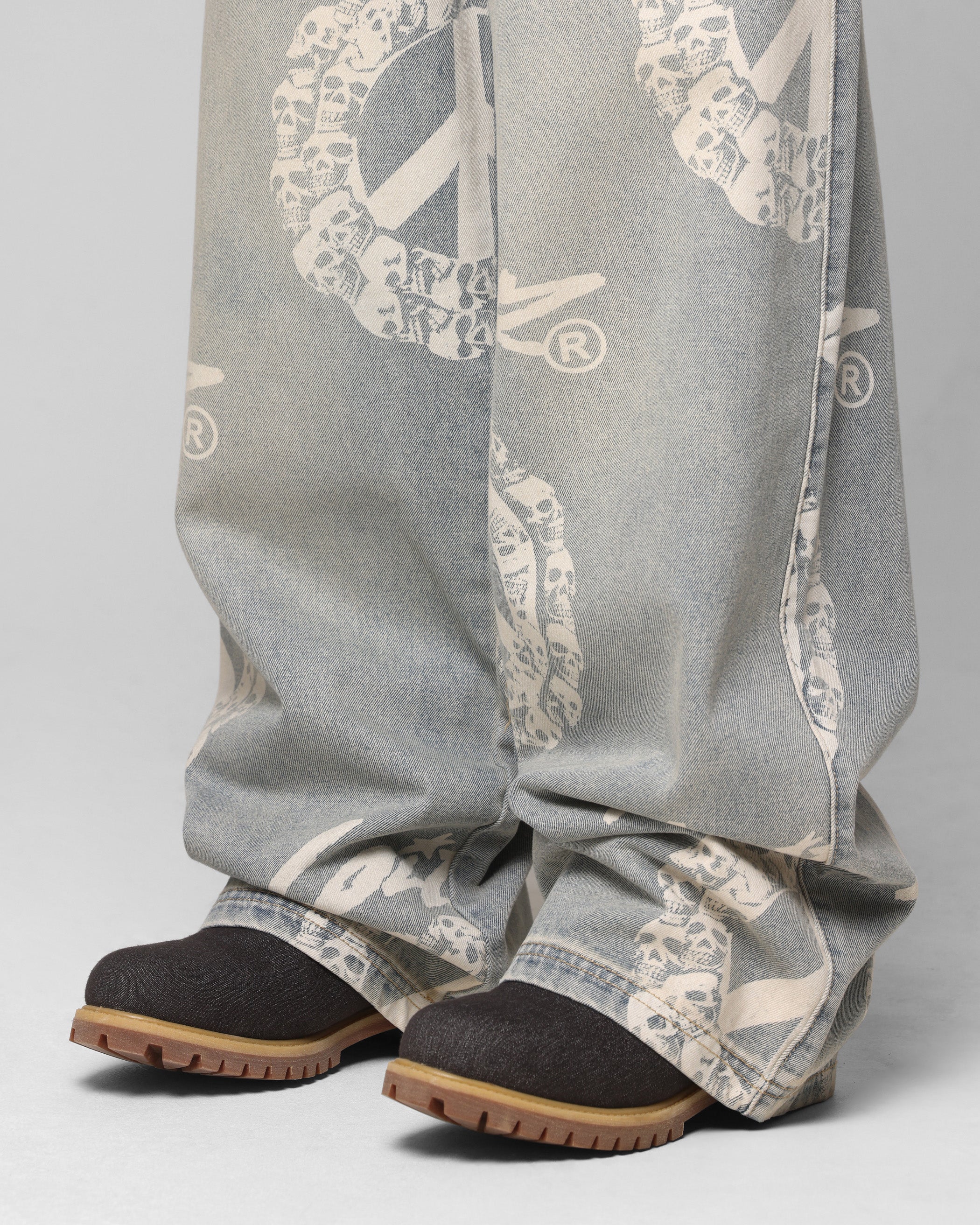 Loiter Peace Baggy Jeans Light Blue