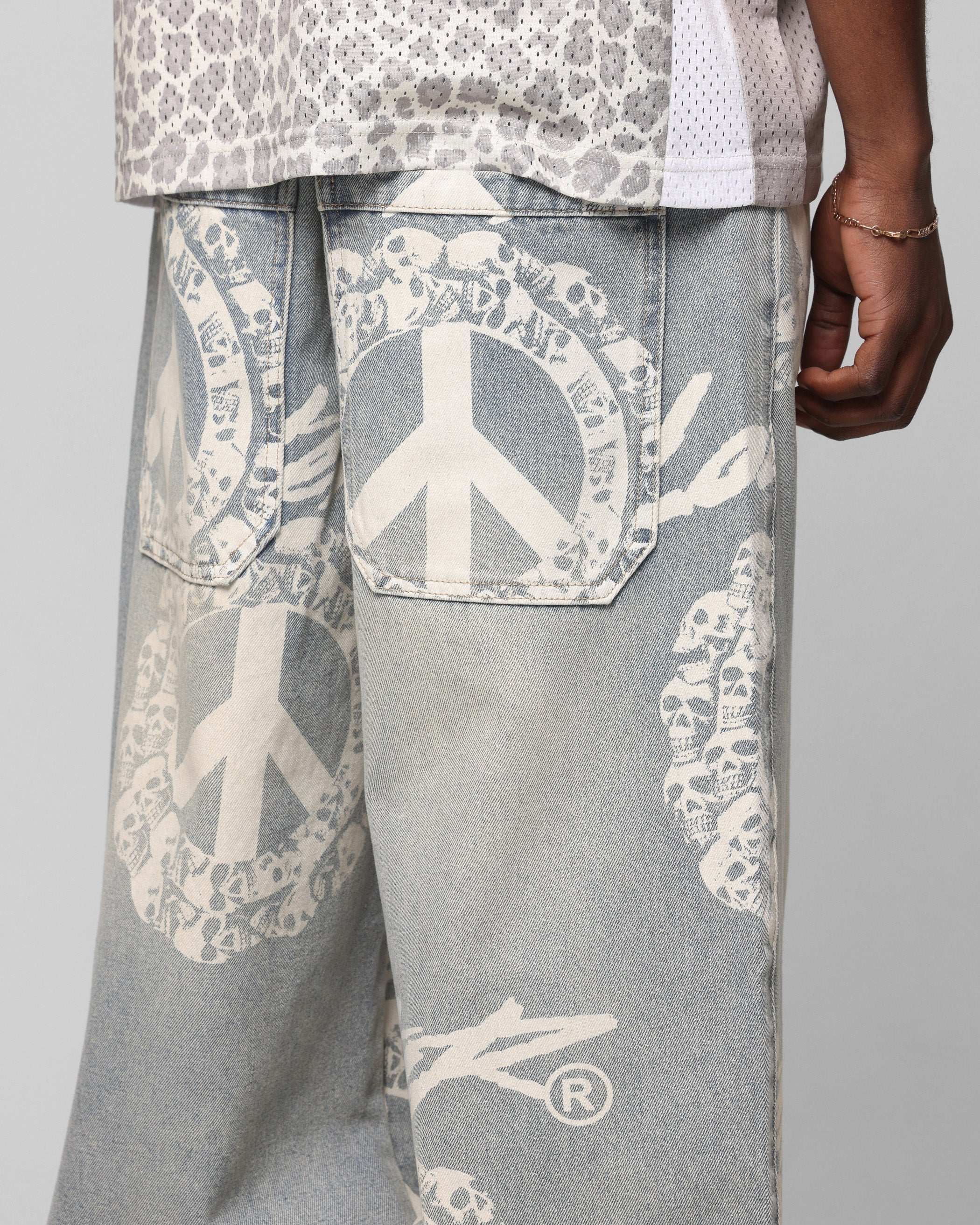 Loiter Peace Baggy Jeans Light Blue