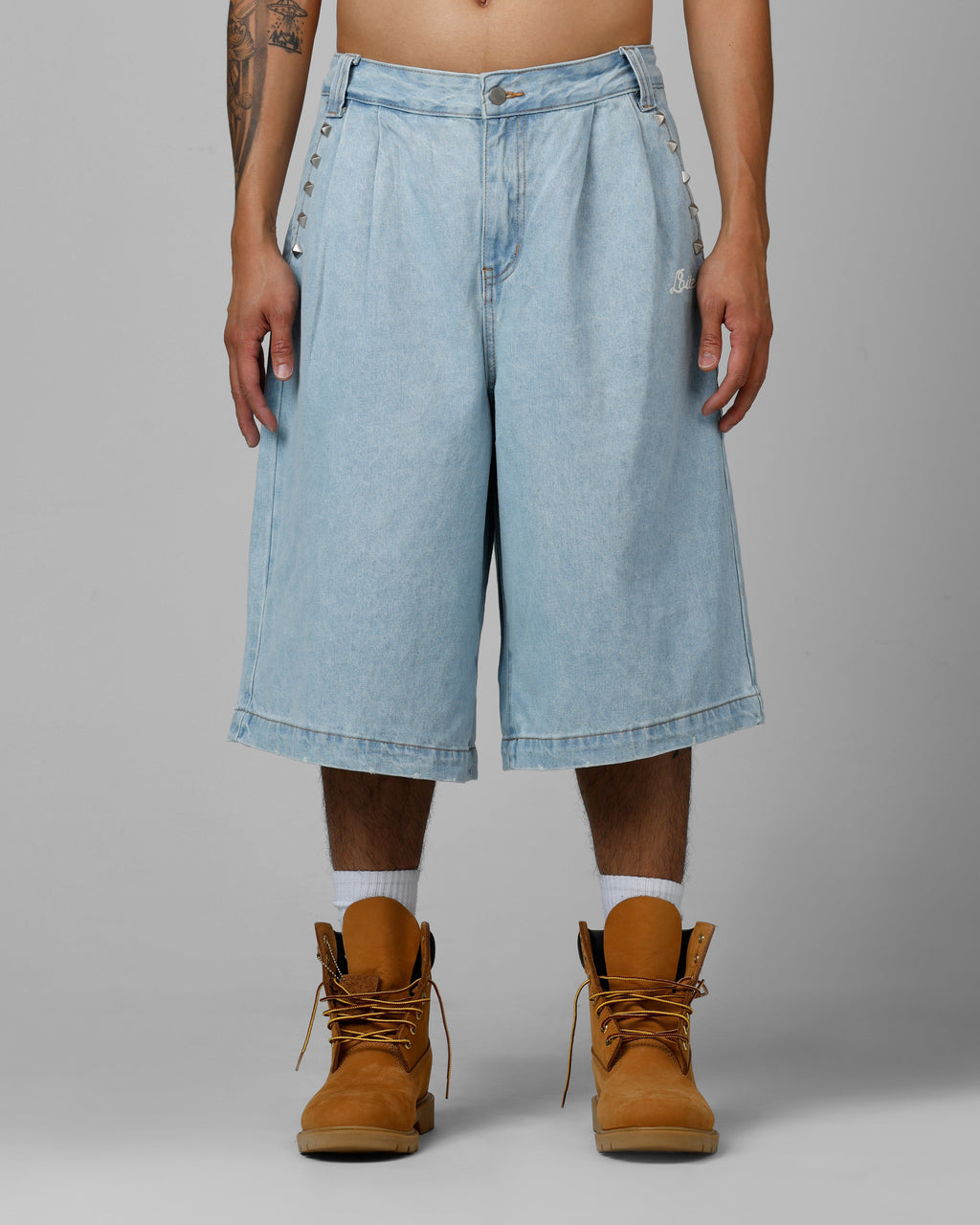Loiter 3 Quarter Shorts Light Wash